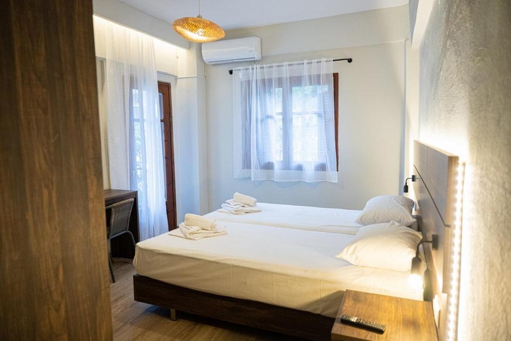 Este Luxury Apartments Kriopigi Eksteriør billede