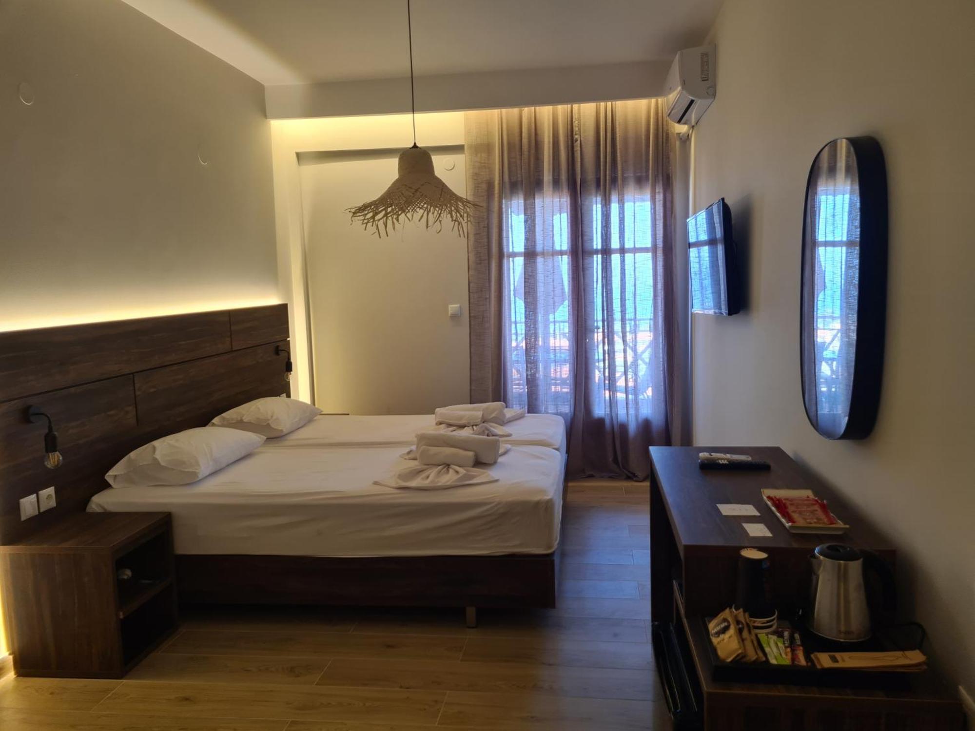 Este Luxury Apartments Kriopigi Eksteriør billede